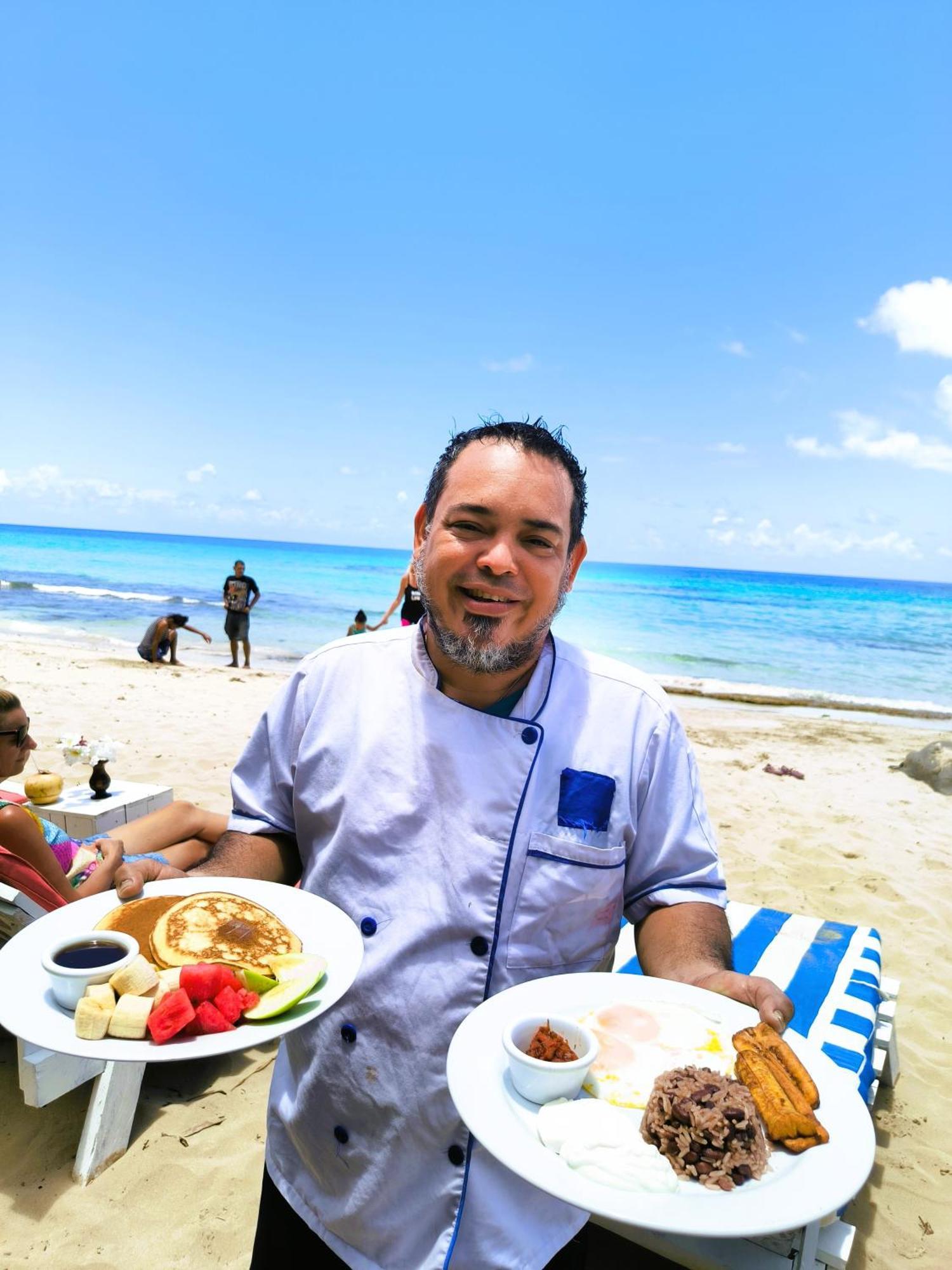 Paraiso Beach Hotel Brig Bay المظهر الخارجي الصورة