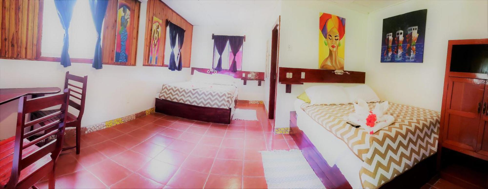 Paraiso Beach Hotel Brig Bay المظهر الخارجي الصورة