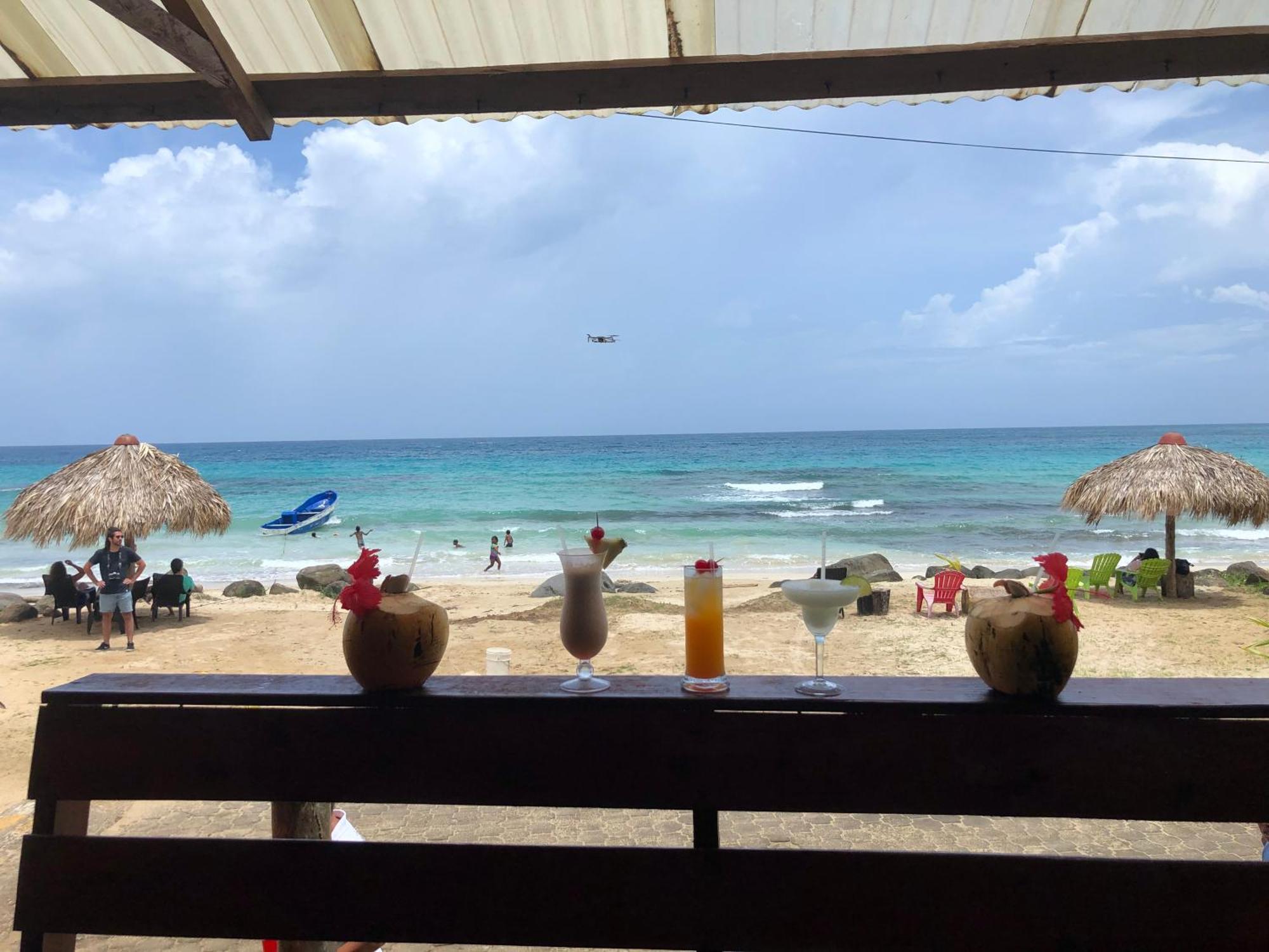 Paraiso Beach Hotel Brig Bay المظهر الخارجي الصورة