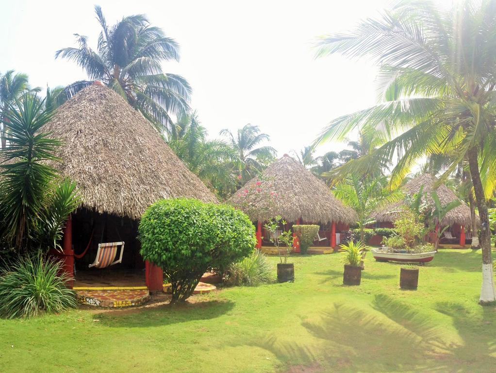 Paraiso Beach Hotel Brig Bay المظهر الخارجي الصورة