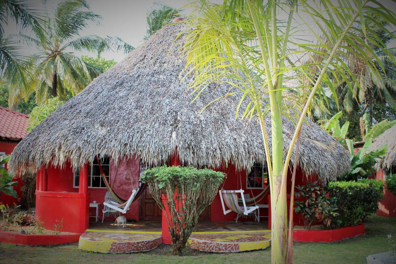 Paraiso Beach Hotel Brig Bay المظهر الخارجي الصورة