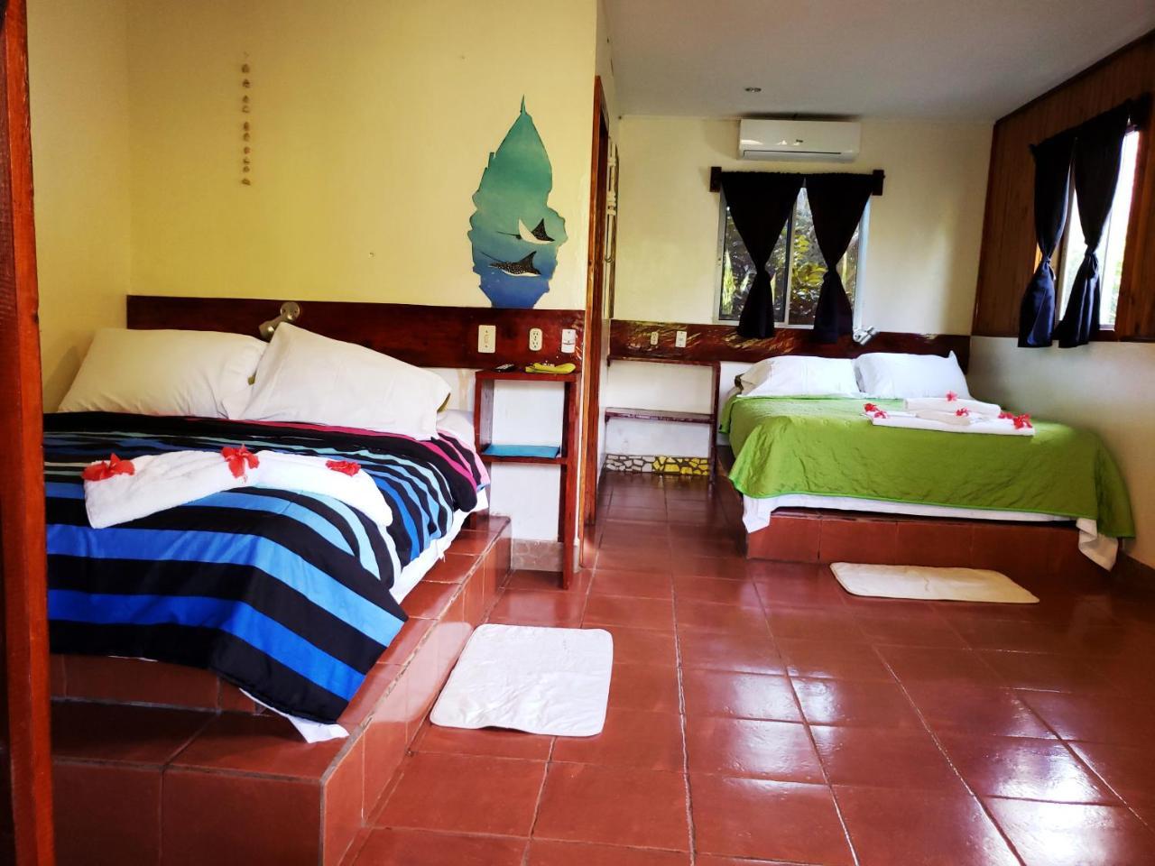 Paraiso Beach Hotel Brig Bay المظهر الخارجي الصورة